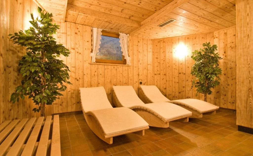 Aparthotel Kroesbacher Fulpmes Exterior foto