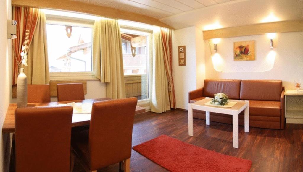 Aparthotel Kroesbacher Fulpmes Exterior foto